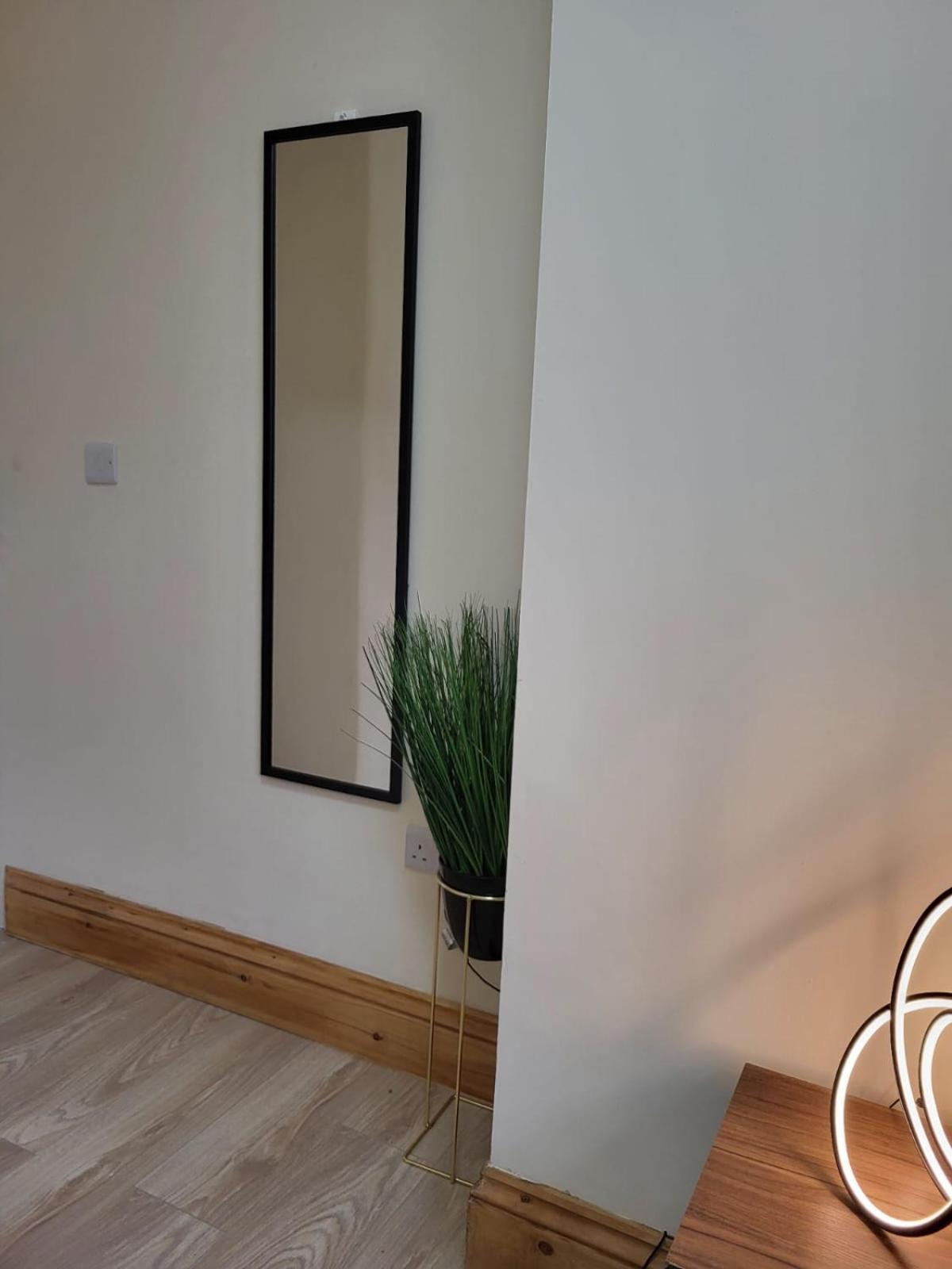 Rooms In Manchester 6 Minutes Drive To Victoria Station Exterior photo