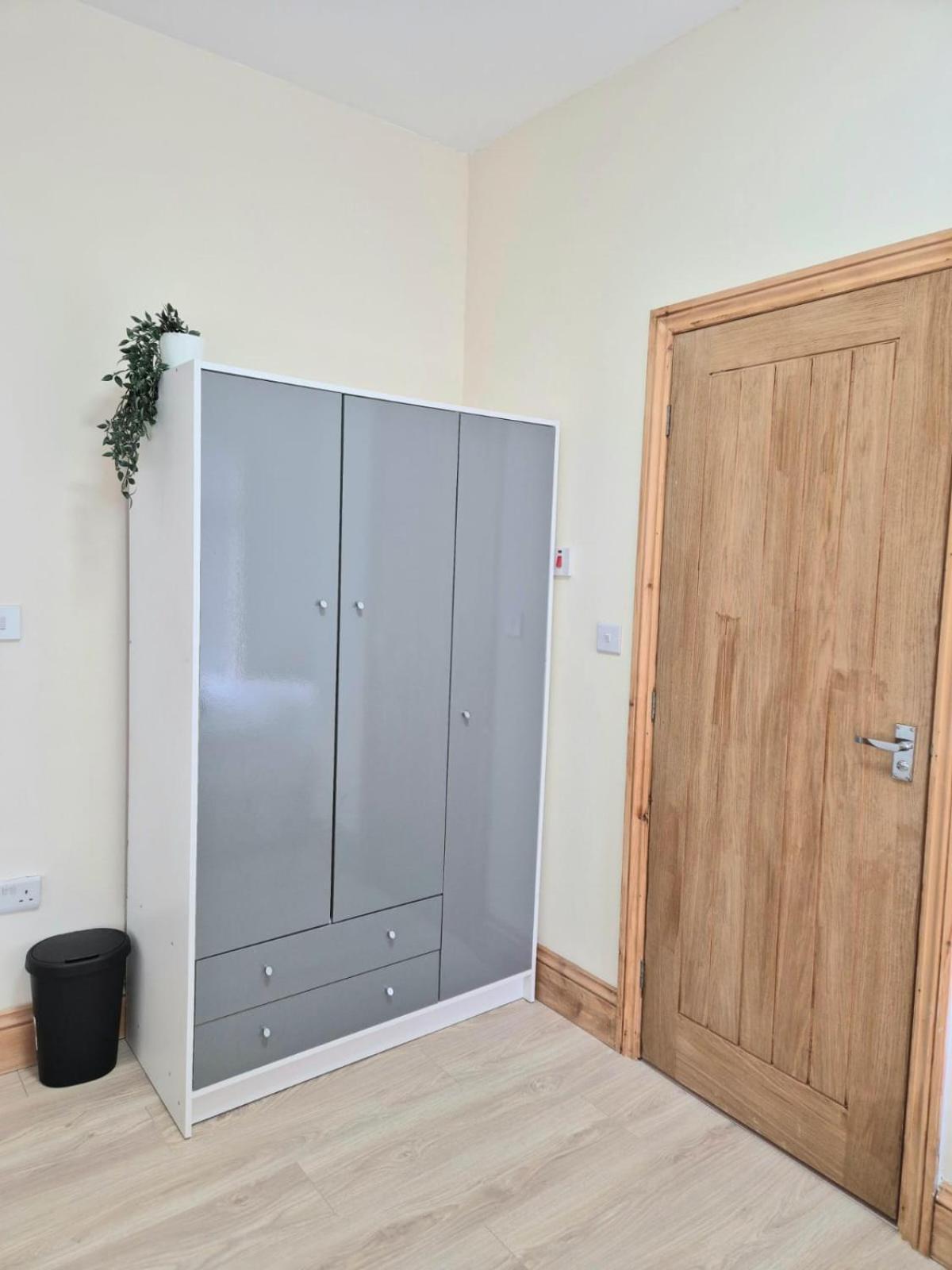 Rooms In Manchester 6 Minutes Drive To Victoria Station Exterior photo