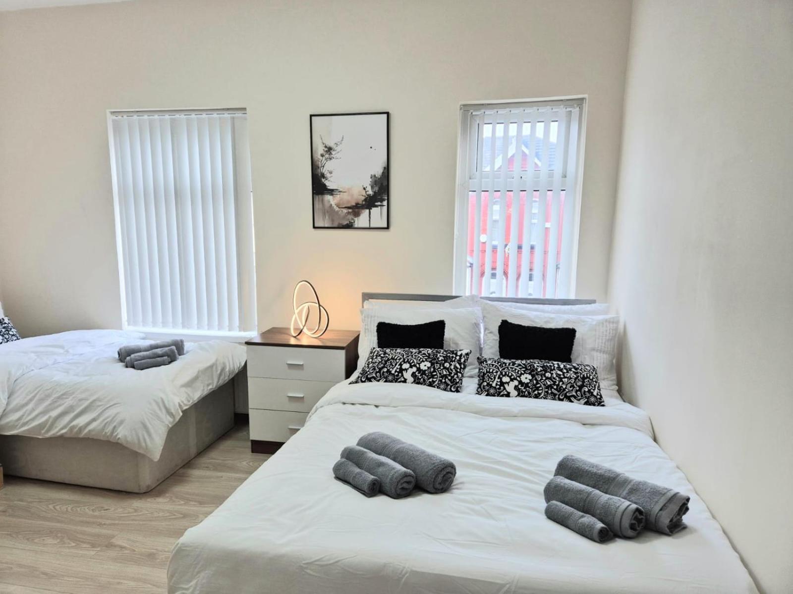 Rooms In Manchester 6 Minutes Drive To Victoria Station Exterior photo